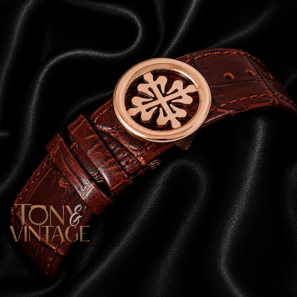 Chronograph Rose Gold Watch with Dial and Leather Strap - Image 3