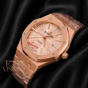 Rose Gold Dial Chain Watch