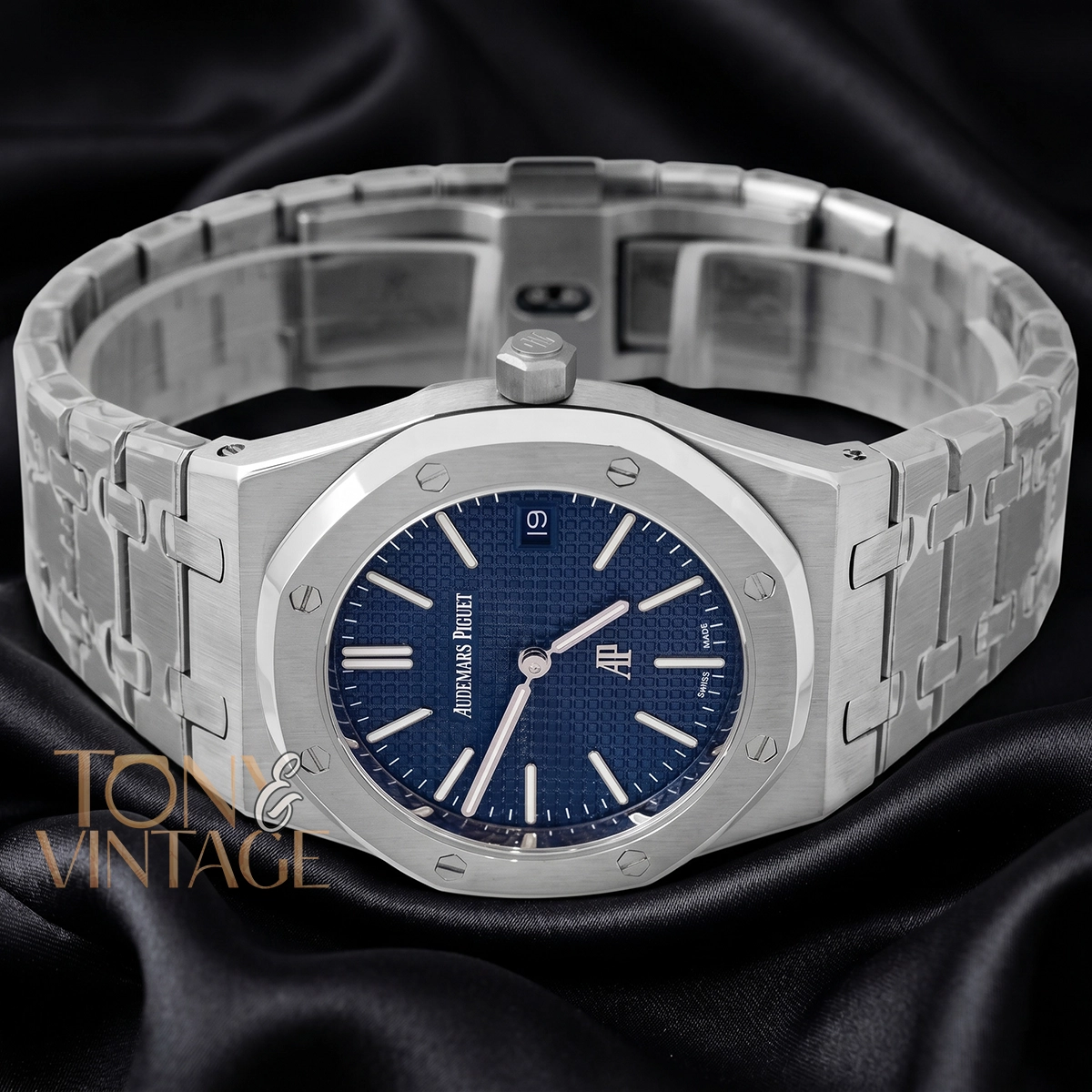 Blue Dial Silver Chain Watch