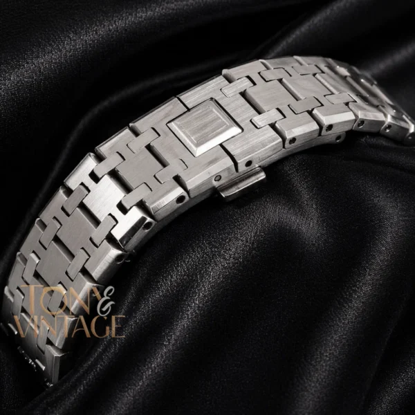Chronograph Silver Black Dial