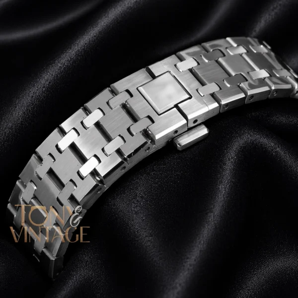 Oak Silver Black Dial