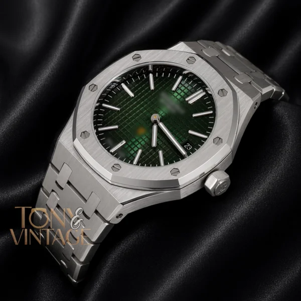 Oak Silver Green Dial
