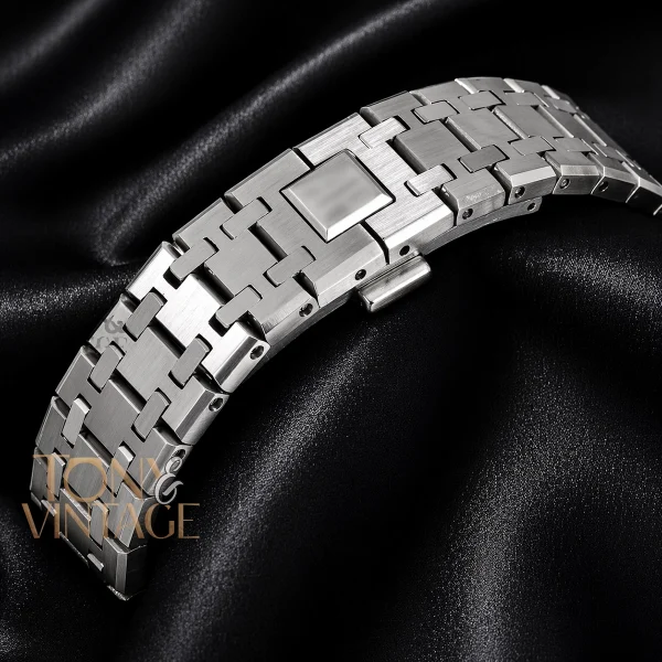 Oak Silver Green Dial