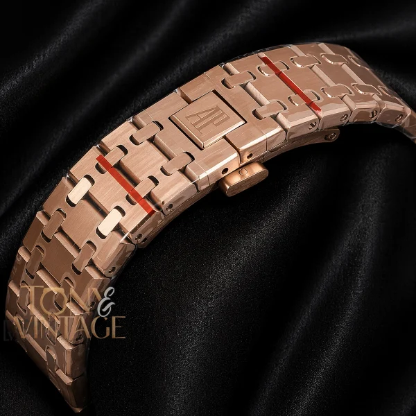 Rose Gold Blue Dial Chain Watch