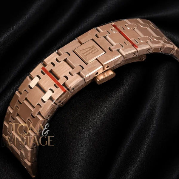 Rose Gold Dial Chain Watch