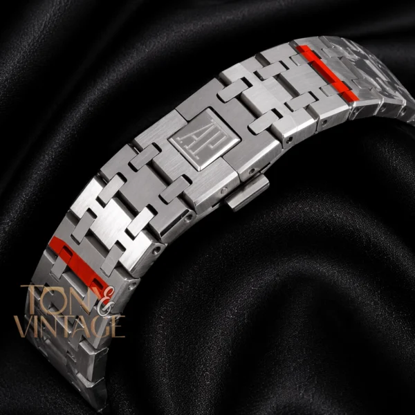 Silver Black Dial Chain Watch