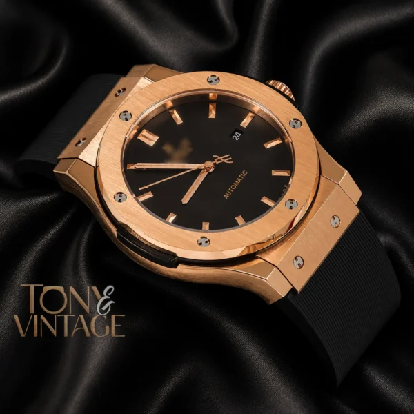 Rose Gold Watch With Black Dial & Rubber Strap 2 copy