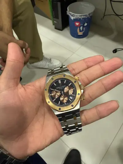 Customer wearing Tony & Vintage watch